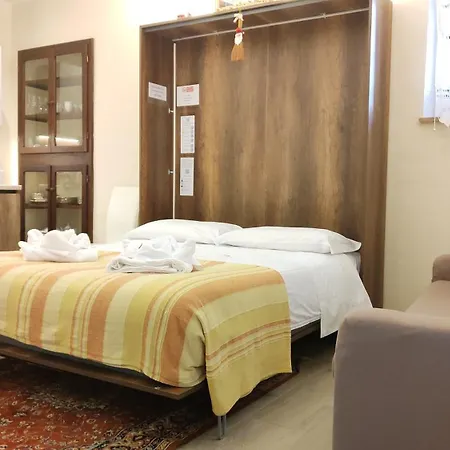 La Suite Di San Rufino By Myassisisuite - Vicino A San Carlo Acutis - Dormi In Una Casa Del '400 - 75 Mq, Piano Terra, No Barriere Architettoniche - 2 Veri Letti Matrimoniali, Zero Divani Letto - Live Check-In, No Key Box, 2 Real Beds - Mowimy Po Pol Διαμέρισμα *
