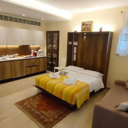 La Suite Di San Rufino By Myassisisuite - Vicino A San Carlo Acutis - Dormi In Una Casa Del '400 - 75 Mq, Piano Terra, No Barriere Architettoniche - 2 Veri Letti Matrimoniali, Zero Divani Letto - Live Check-In, No Key Box, 2 Real Beds - Mowimy Po Pol *
