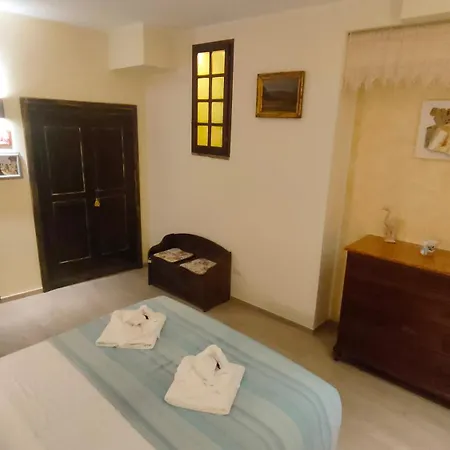 La Suite Di San Rufino By Myassisisuite - Vicino A San Carlo Acutis - Dormi In Una Casa Del '400 - 75 Mq, Piano Terra, No Barriere Architettoniche - 2 Veri Letti Matrimoniali, Zero Divani Letto - Live Check-In, No Key Box, 2 Real Beds - Mowimy Po Pol Ασίζη