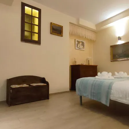 Διαμέρισμα La Suite Di San Rufino By Myassisisuite - Vicino A San Carlo Acutis - Dormi In Una Casa Del '400 - 75 Mq, Piano Terra, No Barriere Architettoniche - 2 Veri Letti Matrimoniali, Zero Divani Letto - Live Check-In, No Key Box, 2 Real Beds - Mowimy Po Pol *