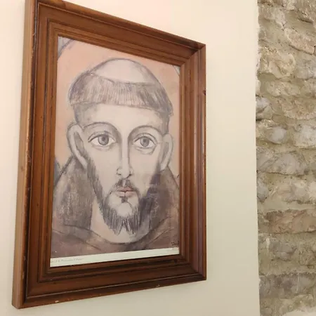 Διαμέρισμα La Suite Di San Rufino By Myassisisuite - Vicino A San Carlo Acutis - Dormi In Una Casa Del '400 - 75 Mq, Piano Terra, No Barriere Architettoniche - 2 Veri Letti Matrimoniali, Zero Divani Letto - Live Check-In, No Key Box, 2 Real Beds - Mowimy Po Pol Ασίζη