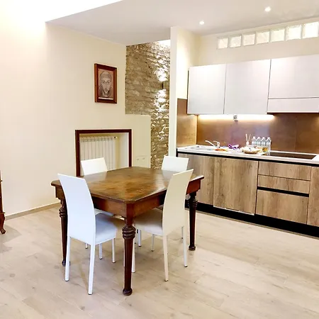 Διαμέρισμα La Suite Di San Rufino By Myassisisuite - Vicino A San Carlo Acutis - Dormi In Una Casa Del '400 - 75 Mq, Piano Terra, No Barriere Architettoniche - 2 Veri Letti Matrimoniali, Zero Divani Letto - Live Check-In, No Key Box, 2 Real Beds - Mowimy Po Pol *